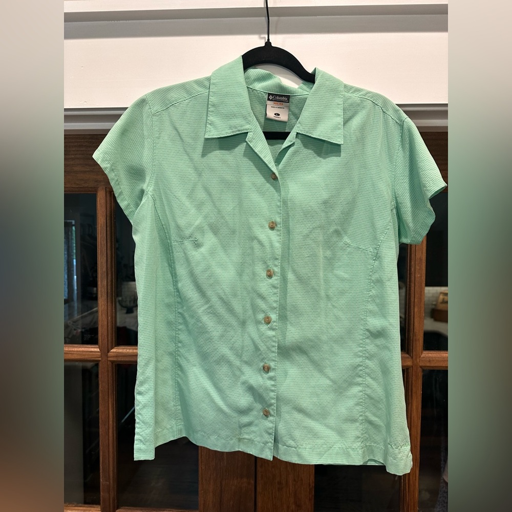 EUC Size Large Columbia Women's Green Button-Up Top‎ - Picture 2 of 8